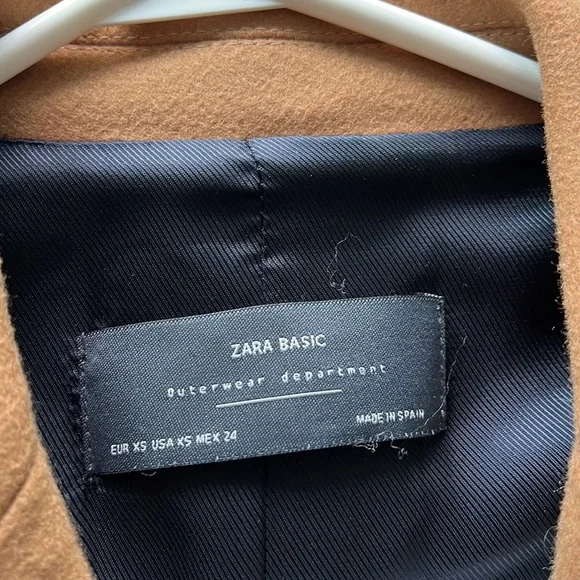 Zara Coat - Picture 2 of 3